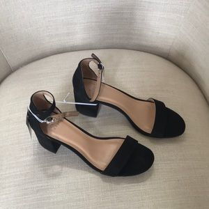 Black pumps, a new day